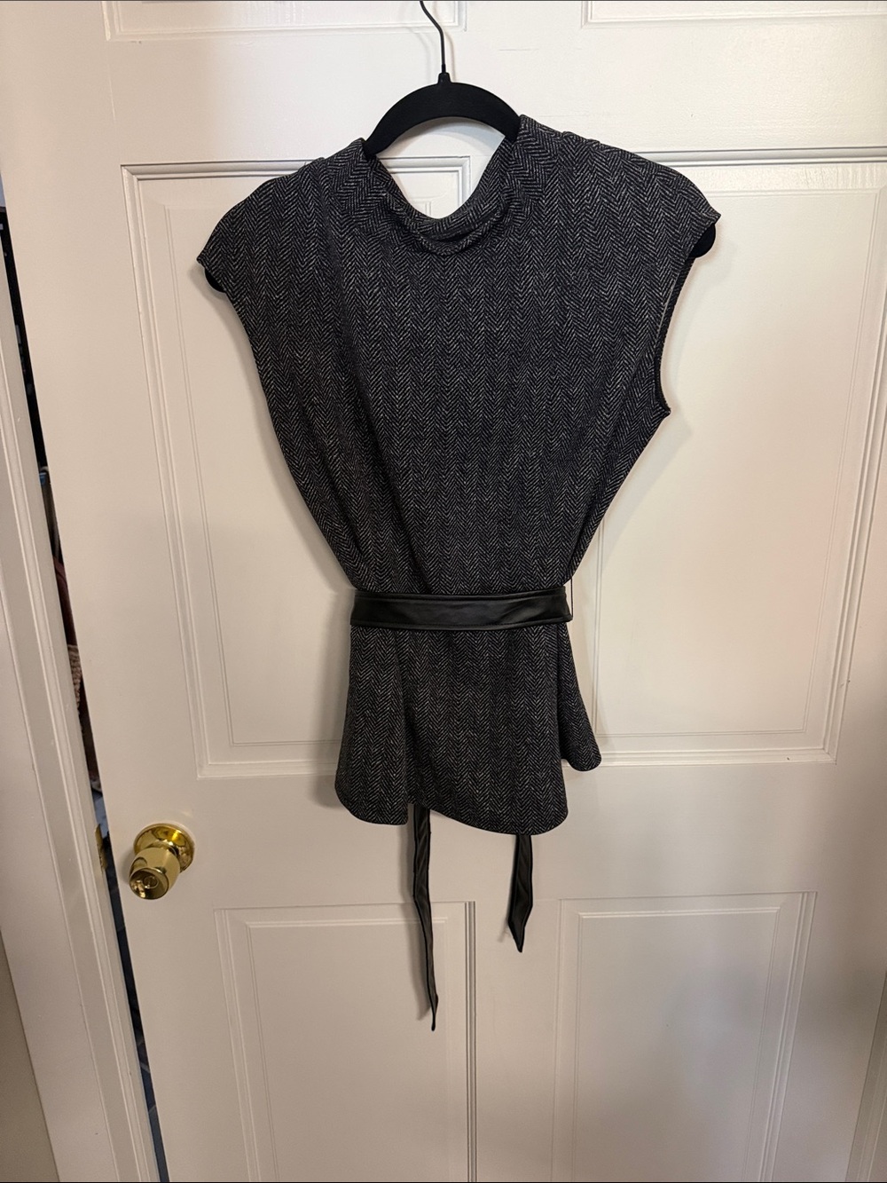 Worthington Black & Gray Textured Sleeveless Tunic with Tie